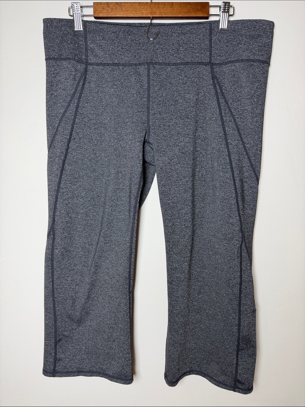 Athleta womens Heathered Charcoal Capri Leggings black grey activewear 1X loun